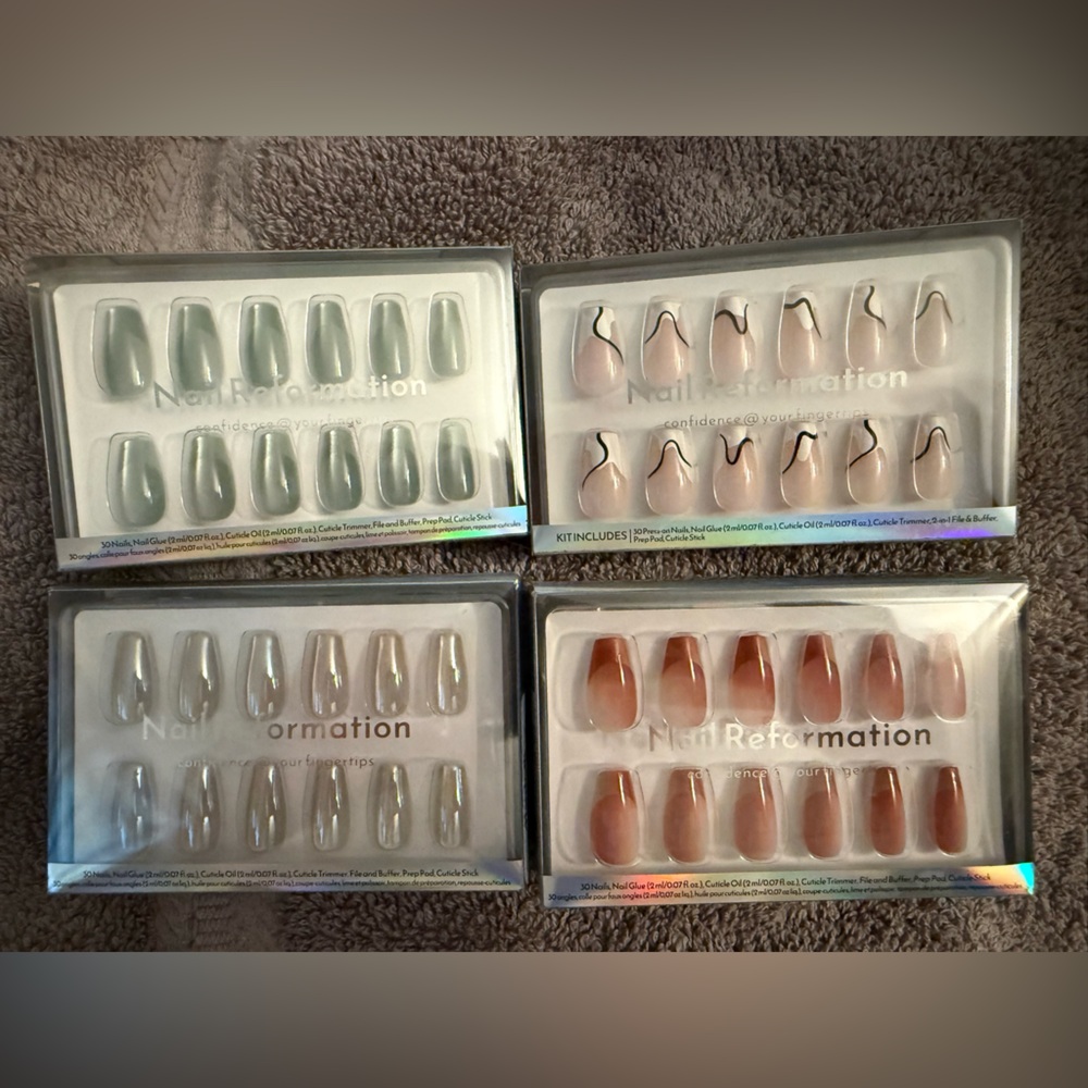 NWT- Nail Reformation Press-On Nails- set of 4